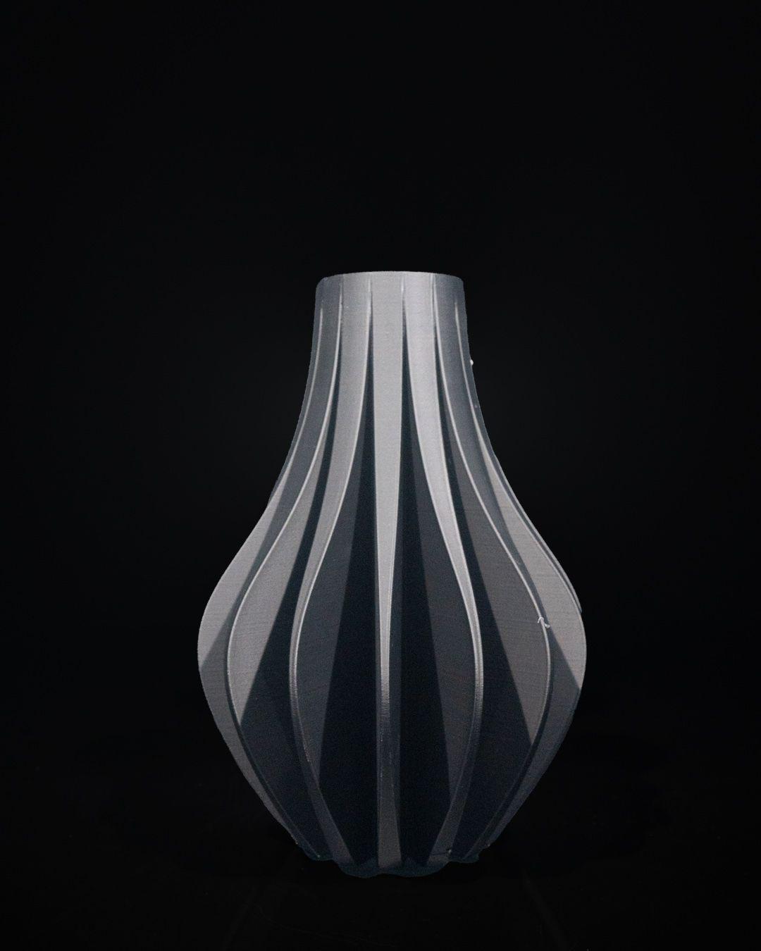 Zolara Black Vase – Modern Organic Design | Eco-Friendly Home Decor