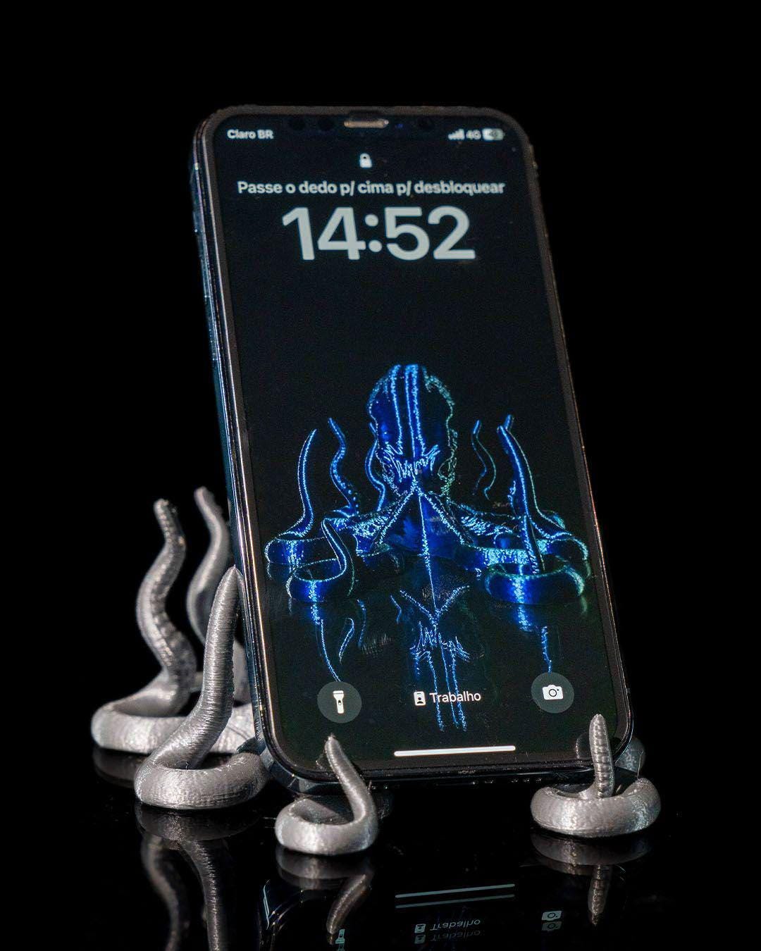 Tech Savvy Octopus Stand – 3D Printed Phone & Tablet Holder | Geek Desk Decor