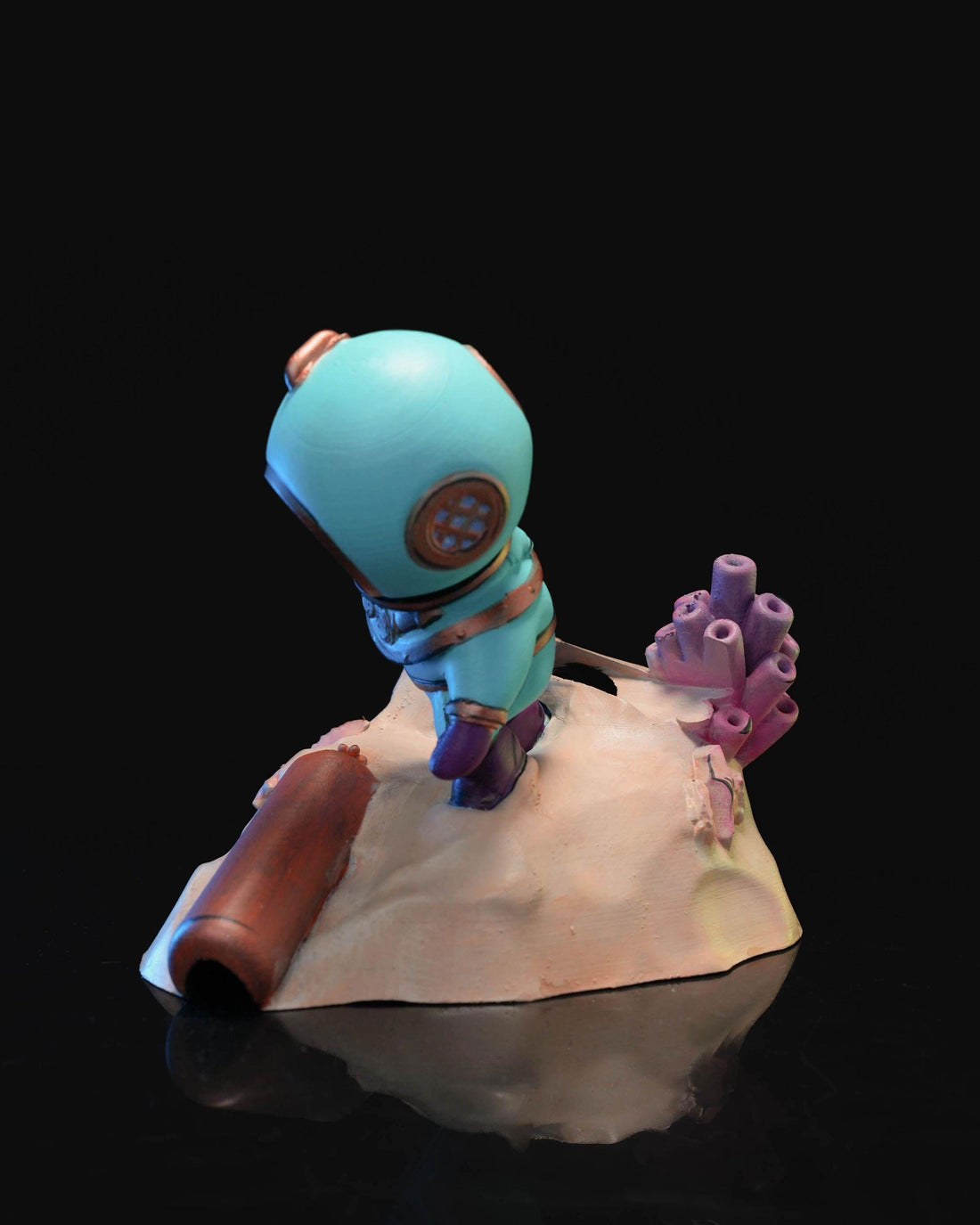 Deep Sea Treasure Phone Holder – 3D Printed Ocean Decor | Hand-Painted Nautical Stand