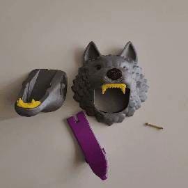 Wolf Wall Hook – Rustic Coat Rack and Key Holder for Home Decor