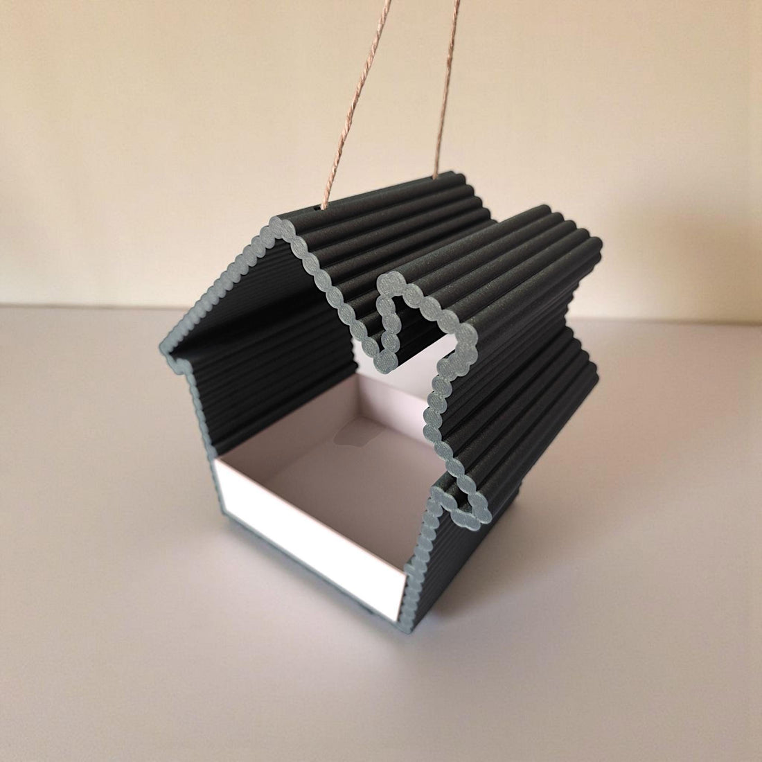 Modern Ribbed Bird Feeder | Handmade PLA Eco-Friendly Hanging Bird House