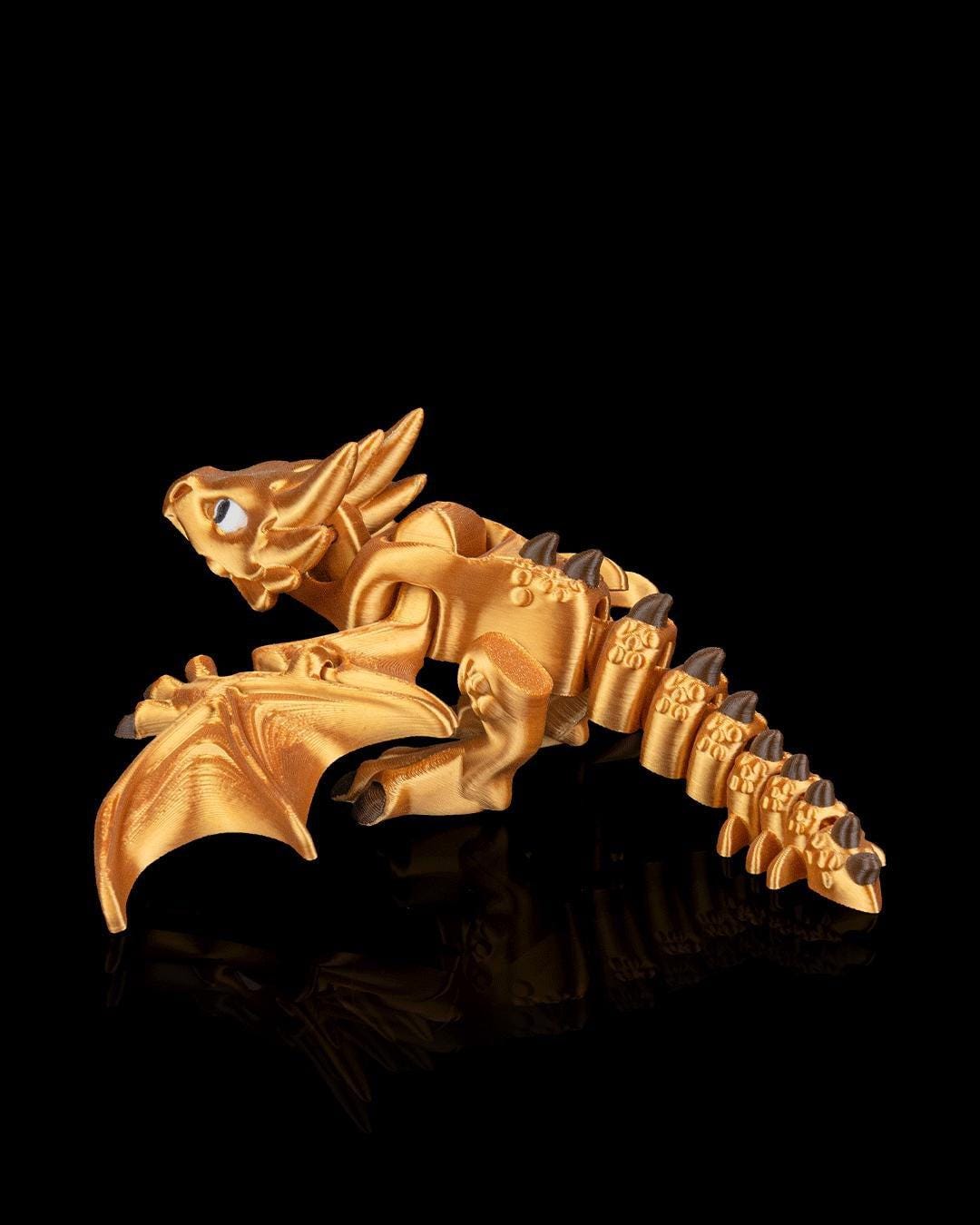 Articulated Wyvern Dragon Figurine – Fantasy Desk Decor