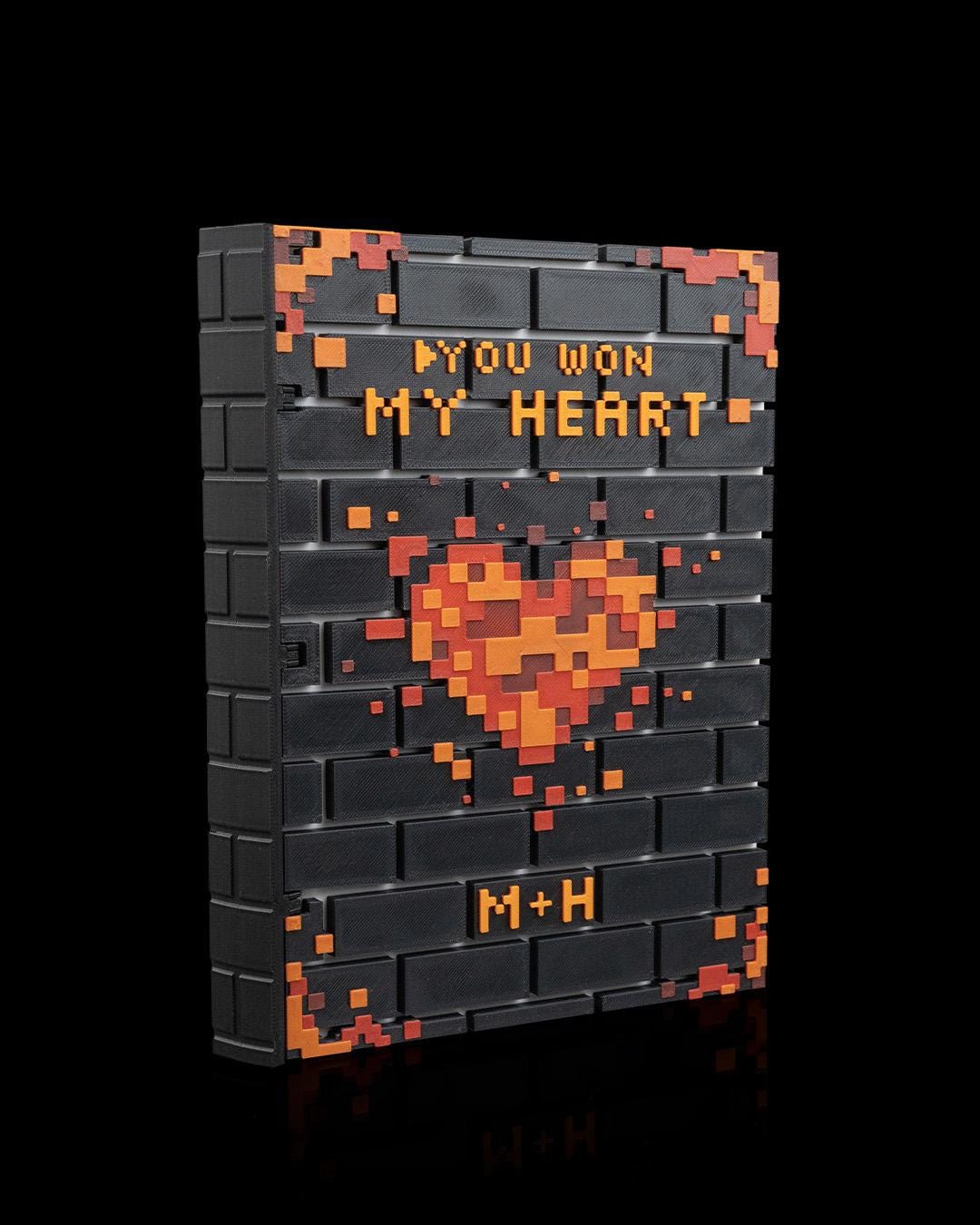 Retro Game Love Console Sculpture – Valentine’s Decorative Gaming Gift