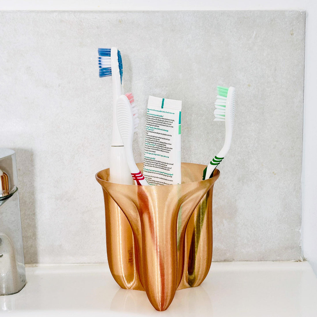Minimalist Toothbrush Holder – Modern Bathroom Organizer, Drainage Design