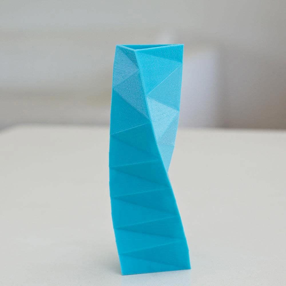Handmade Twisted Vase – Modern Sculptural Home Decor