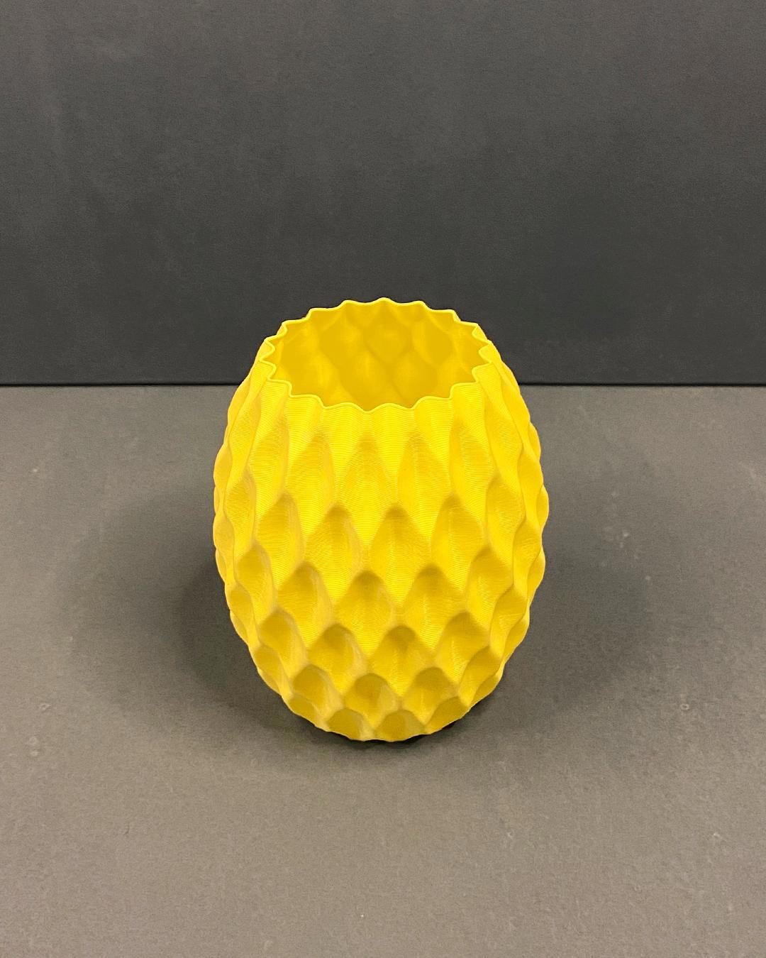 Wavy Pen Holder – RippleMesh Desk Organizer, Modern Office Decor