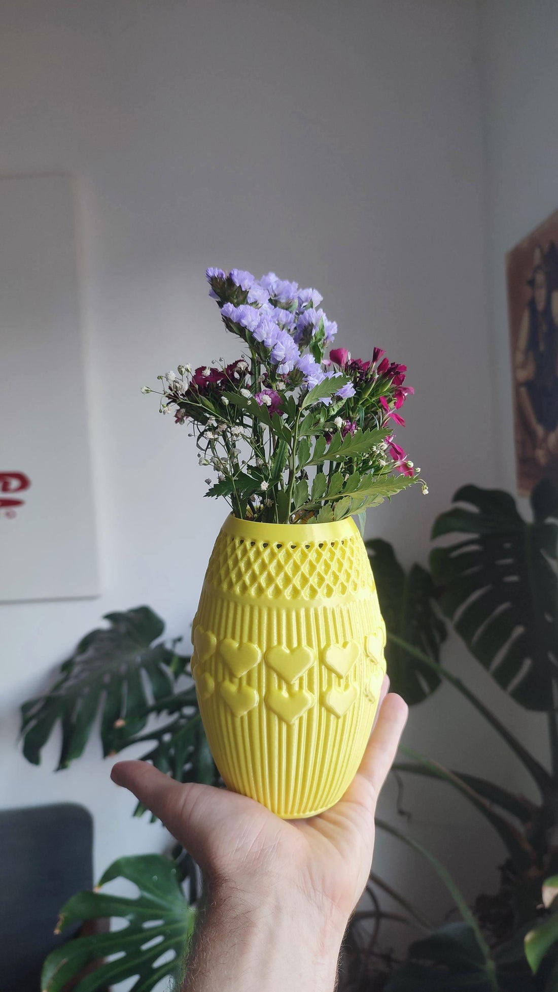 Elegant Heart Pattern Decorative Vase for Romantic Home Decor