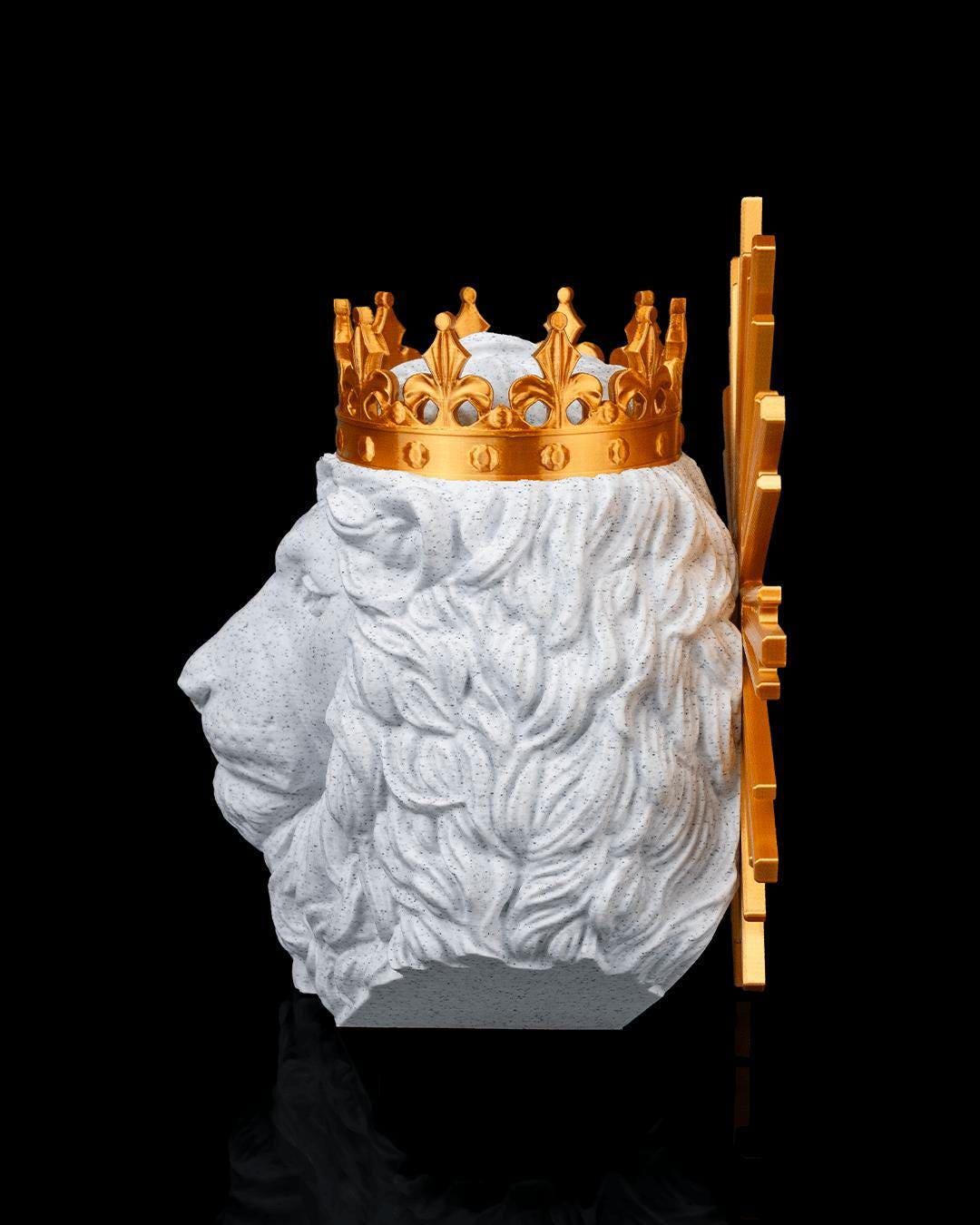 Lion of Judah Wall Sculpture – Crowned Lion Head, Radiant Halo Decor